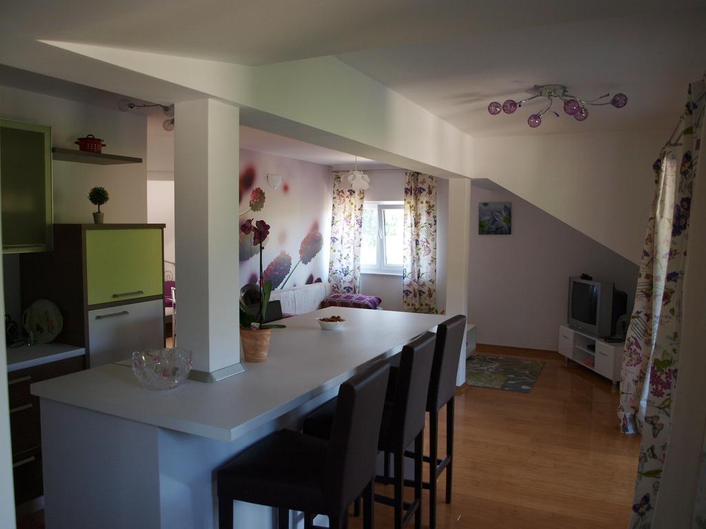 Kaj-Lux Apartment Tuheljske Toplice Bagian luar foto